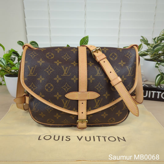 Louis Vuitton Monogram Saumur 30 Messenger Bag