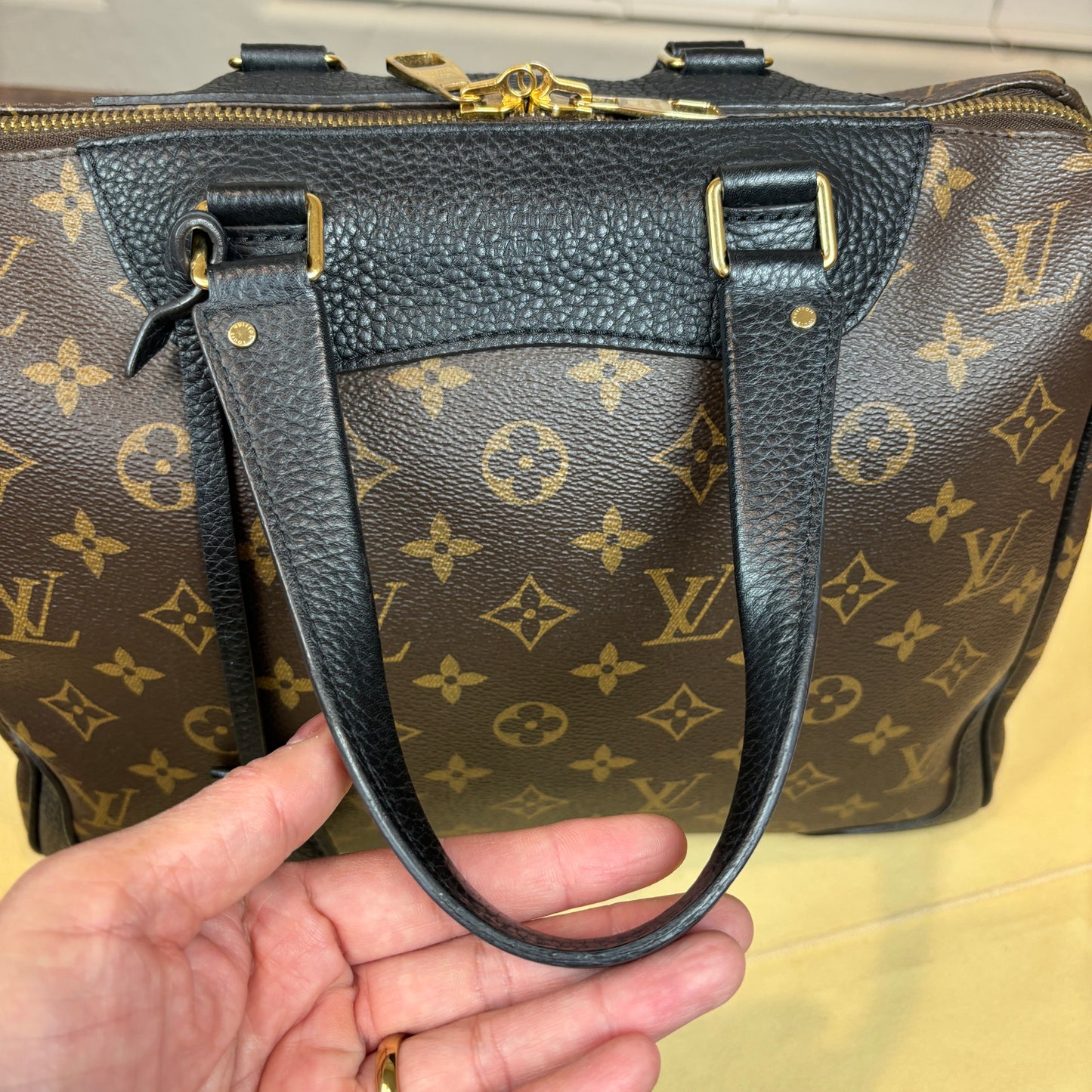 Louis Vuitton Retiro Noir