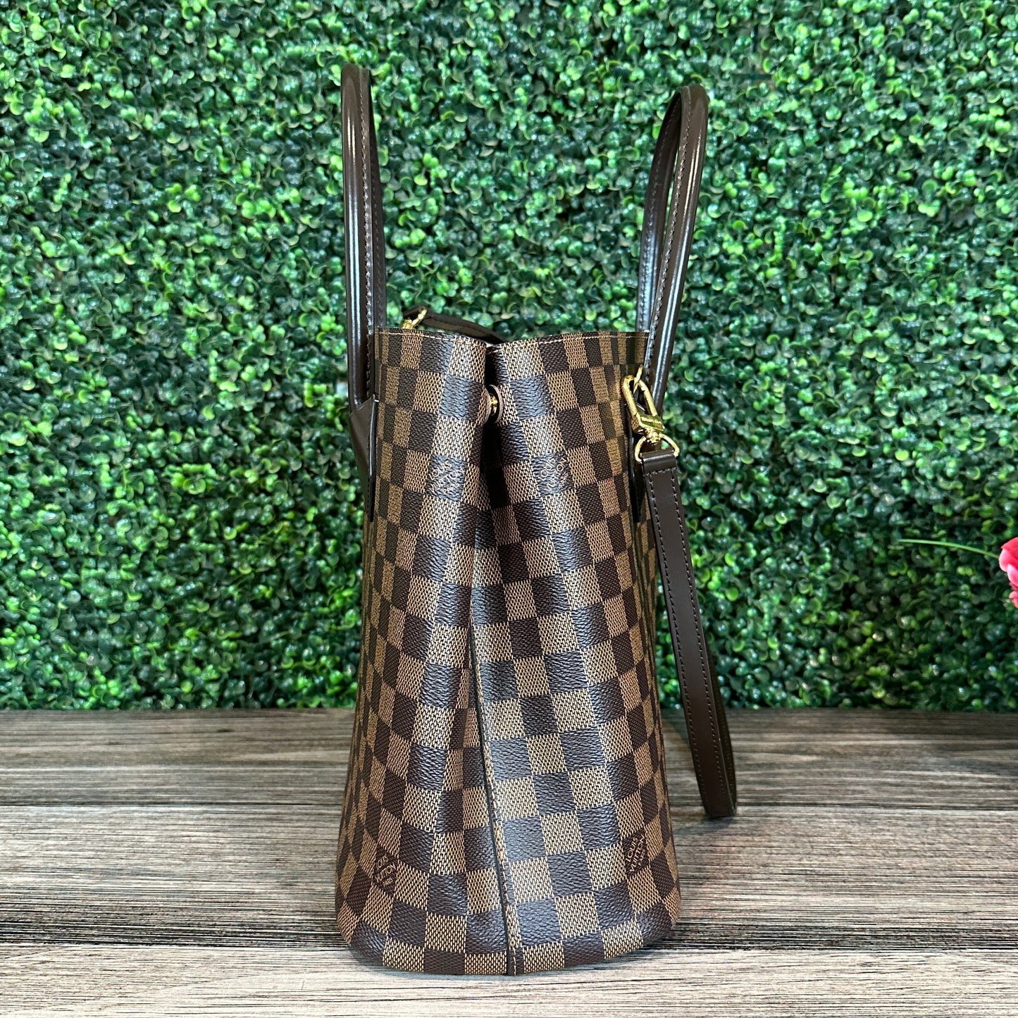 Louis Vuitton Damier Kensington Bag