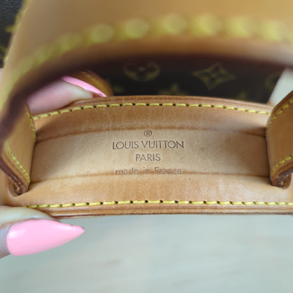 Louis Vuitton Saint Cloud GM Monogram Crossbody Bag