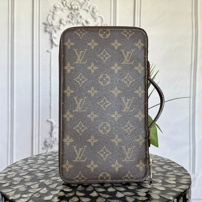 Louis Vuitton Escapade Travel Organizer Zip Wallet