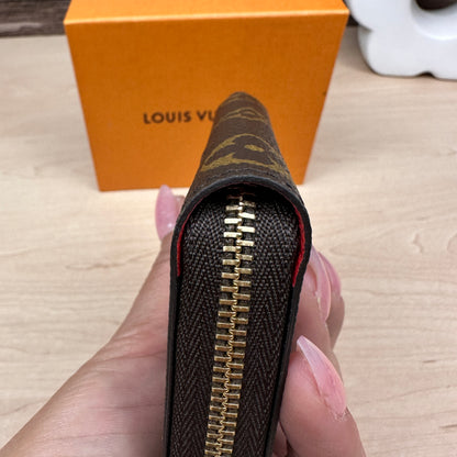 Louis Vuitton Monogram Zippy Coin Purse