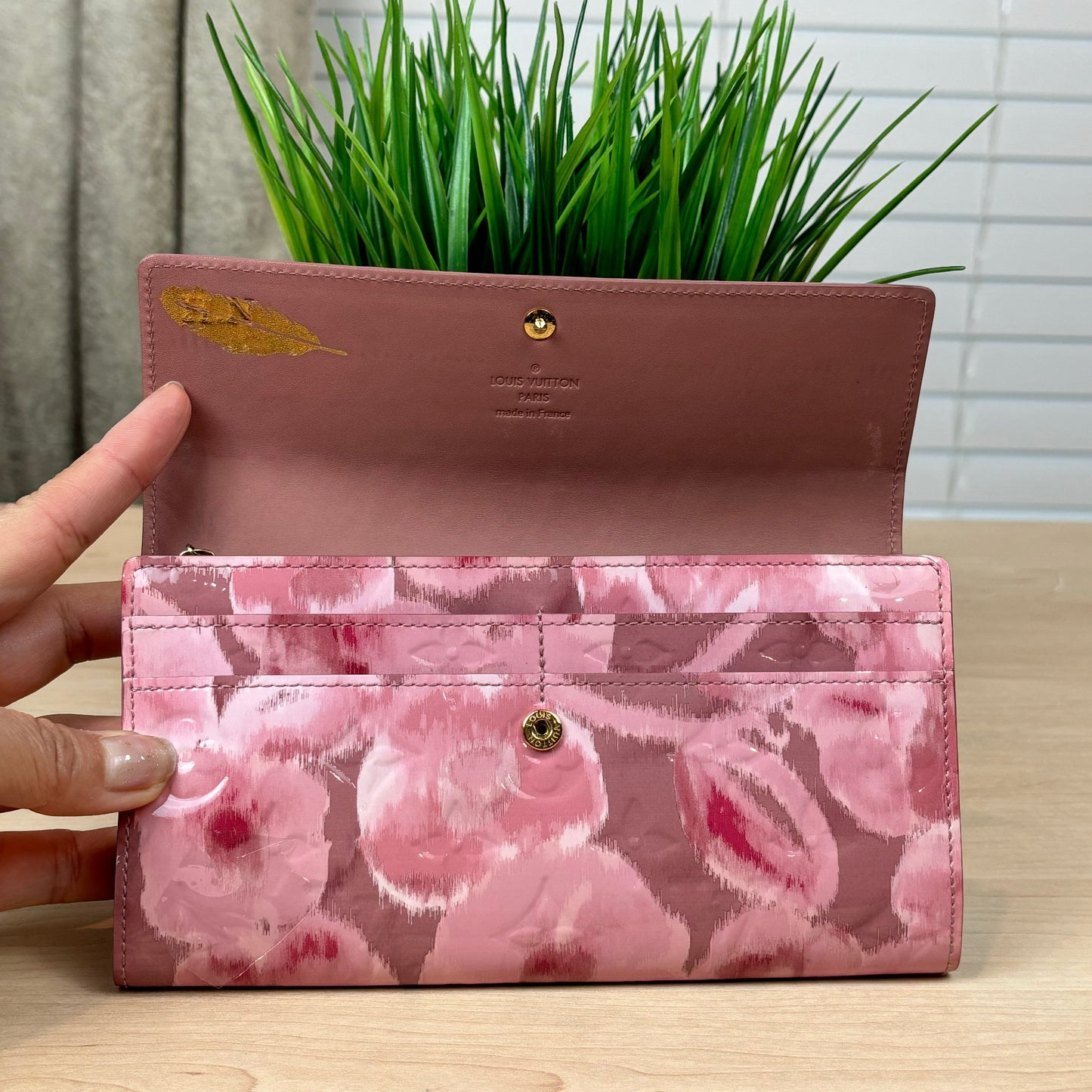 Louis Vuitton Vernis Ikat Sarah Wallet Rose Velours