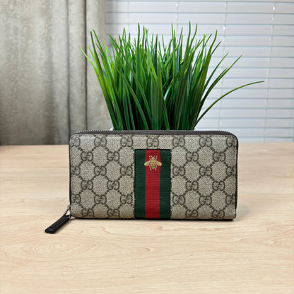 Gucci GG Supreme Bee Zip Around wallet