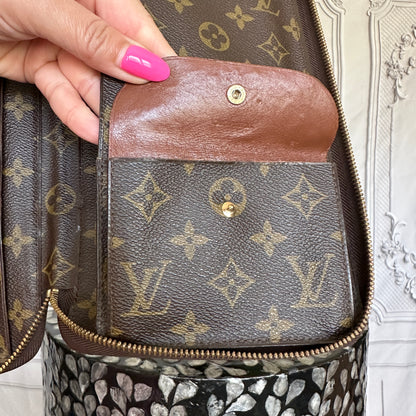 Louis Vuitton Escapade Travel Organizer Zip Wallet