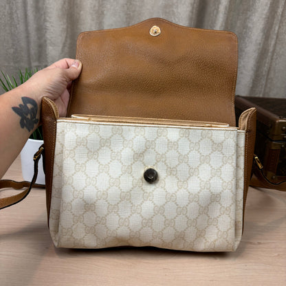 Gucci Vintage GG
Supreme Cream Shoulder Bag