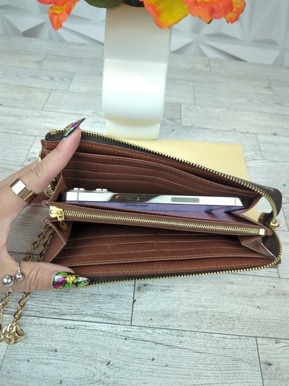 Louis Vuitton Astrid Clutch Wallet