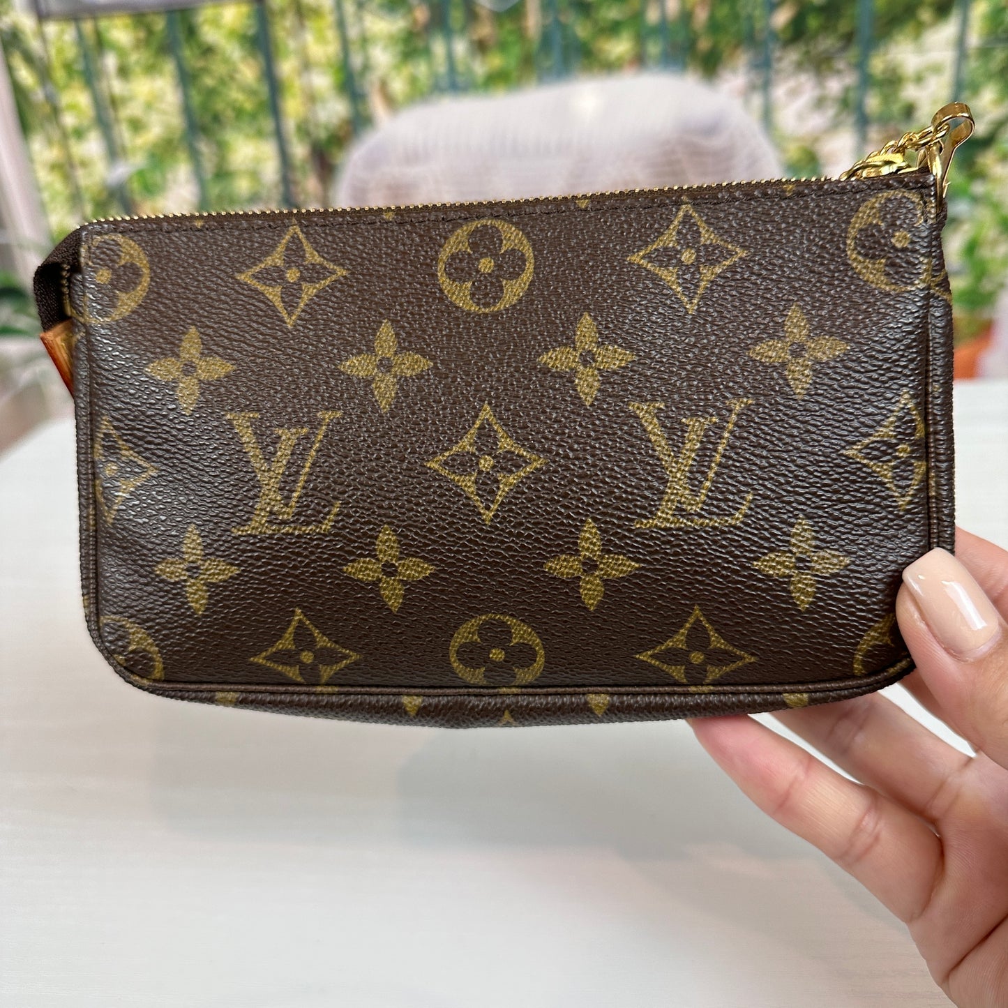 Louis Vuitton Bucket GM Pochette Accessories