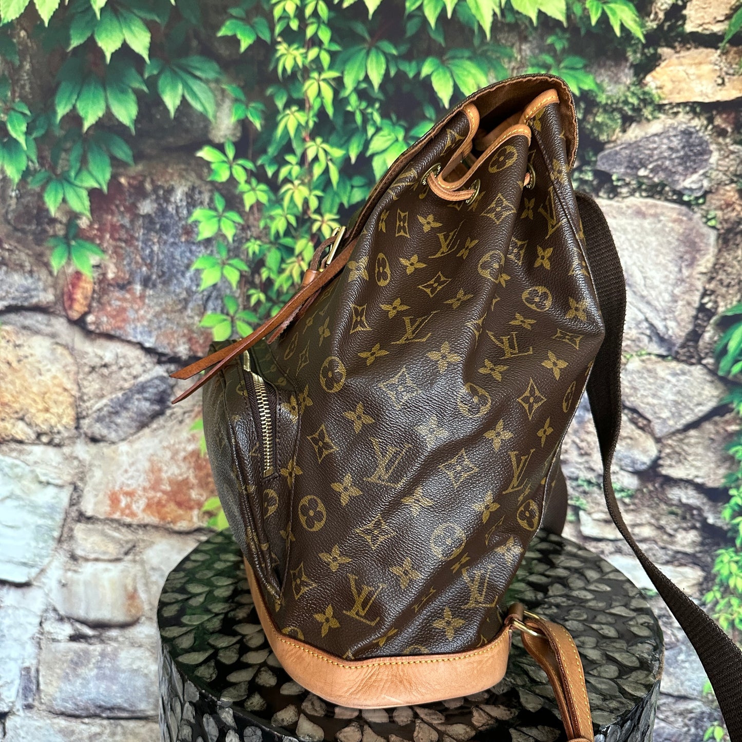 Louis Vuitton Montsouris GM