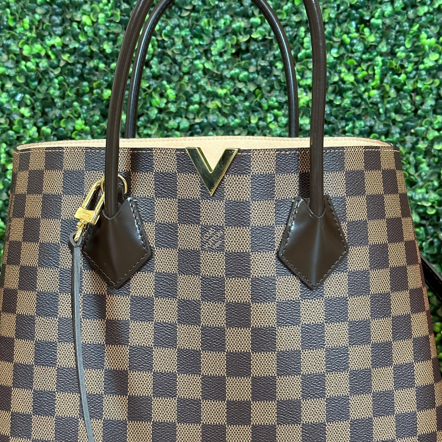 Louis Vuitton Damier Kensington Bag