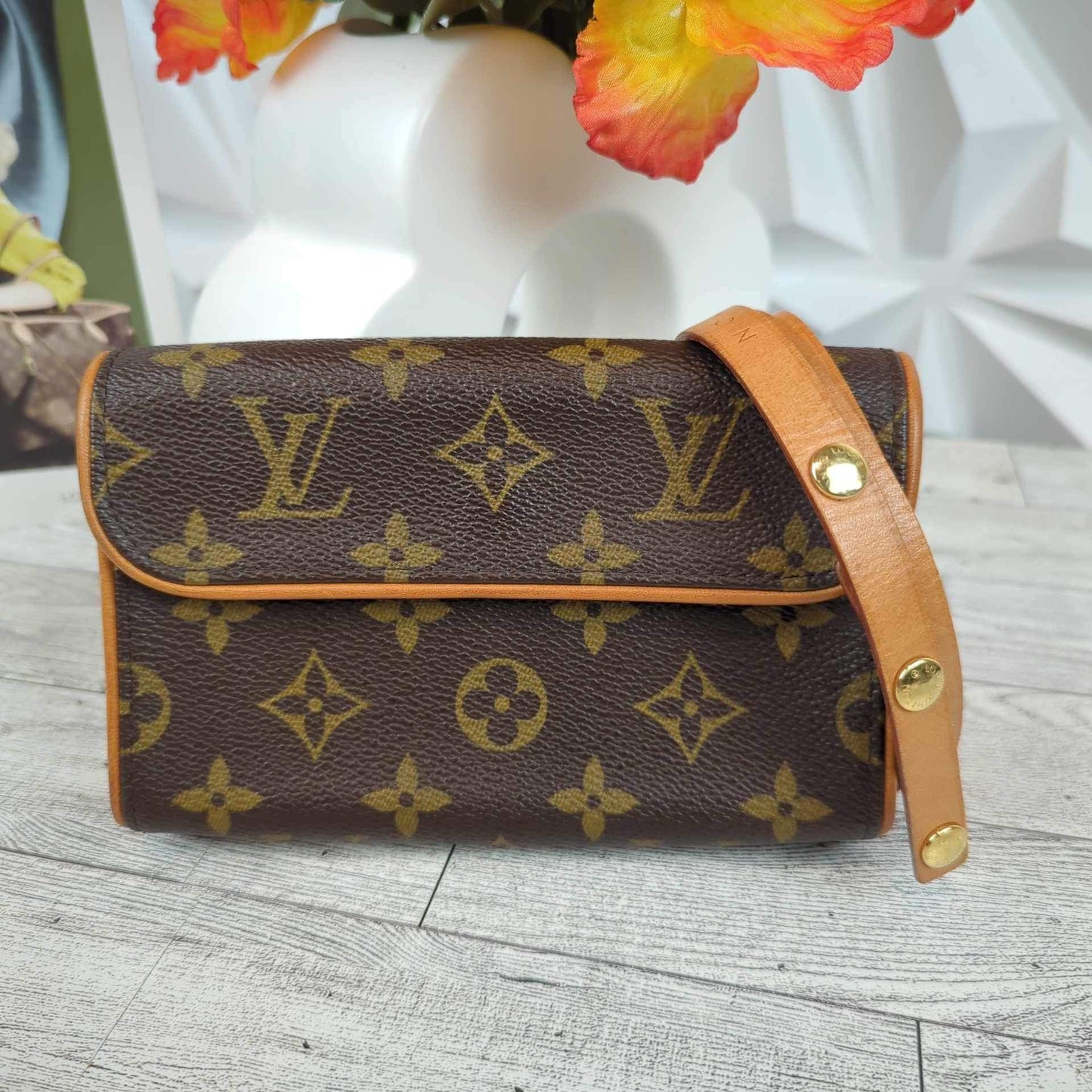 Louis Vuitton Pochette Florentine Monogram