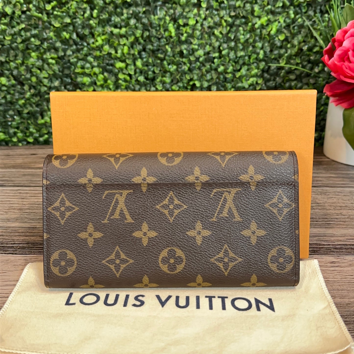 Louis Vuitton Sarah Wallet