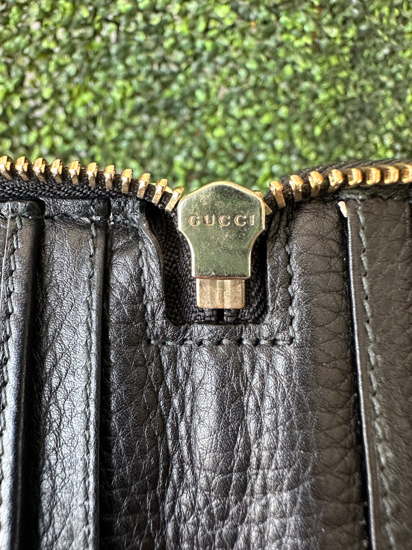 GUCCI Black Pebbled Calfskin Soho Travel Document Case