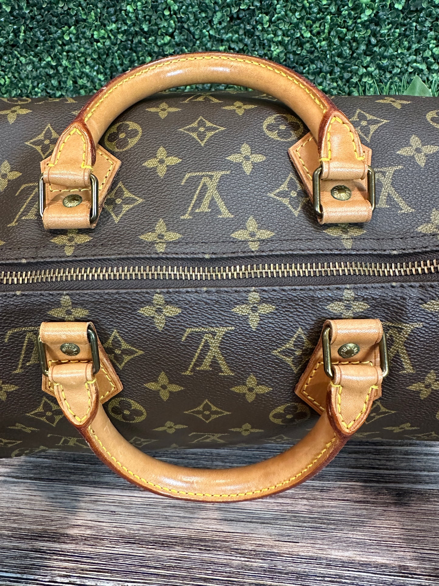 Louis Vuitton Speedy 40 Monogram Canvas