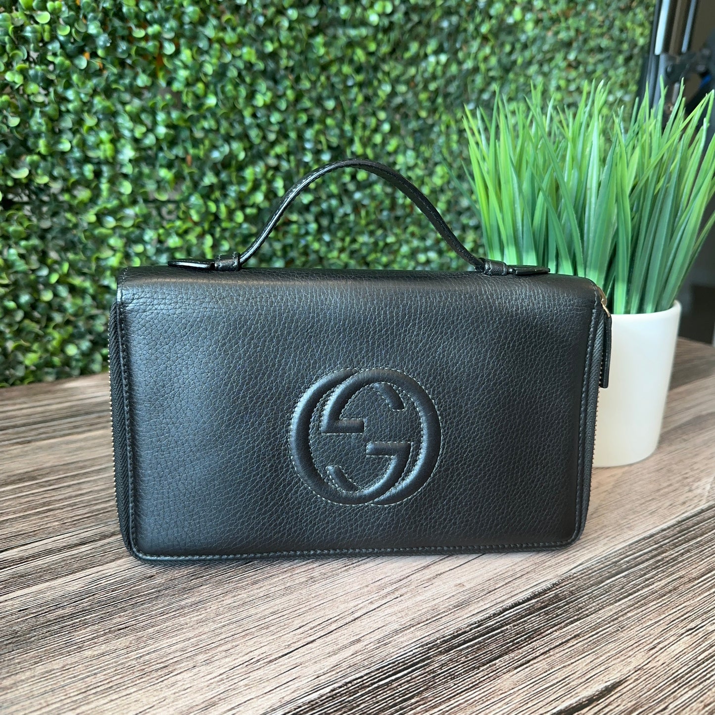 GUCCI Black Pebbled Calfskin Soho Travel Document Case