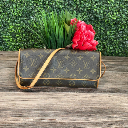 Louis Vuitton Pochette Twin GM