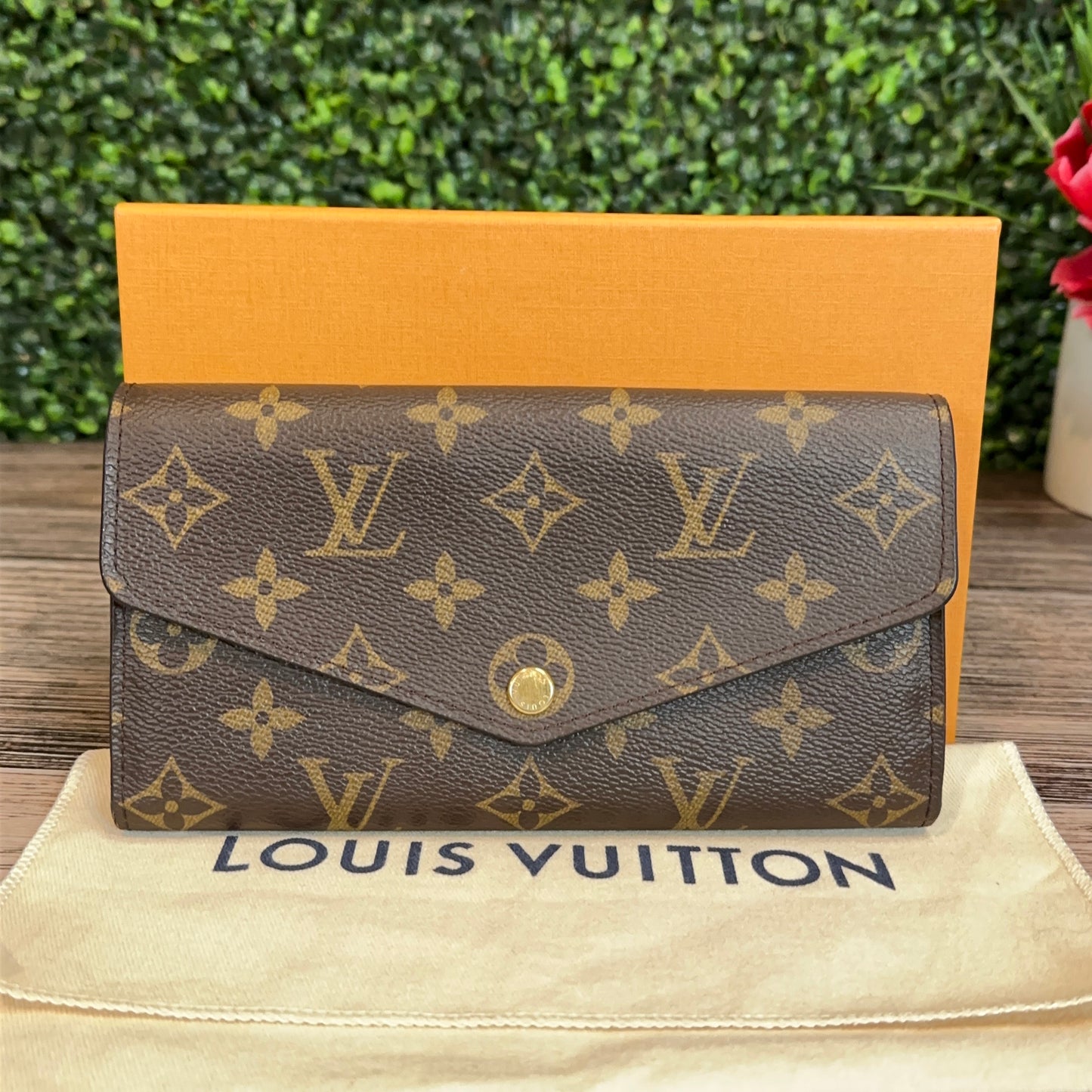 Louis Vuitton Sarah Wallet