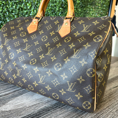 LOUIS VUITTON Speedy 30 Monogram Canvas