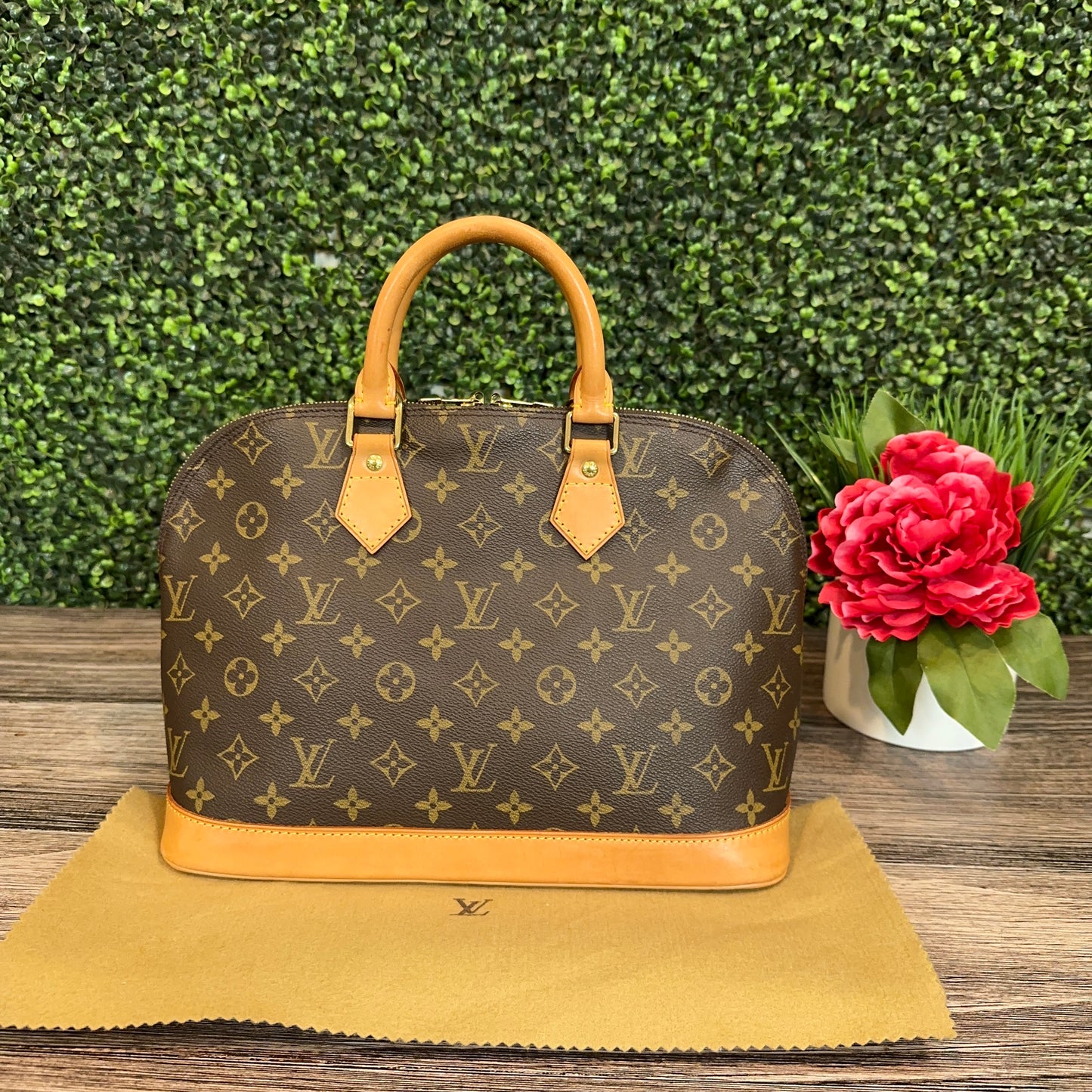 Louis Vuitton Alma PM