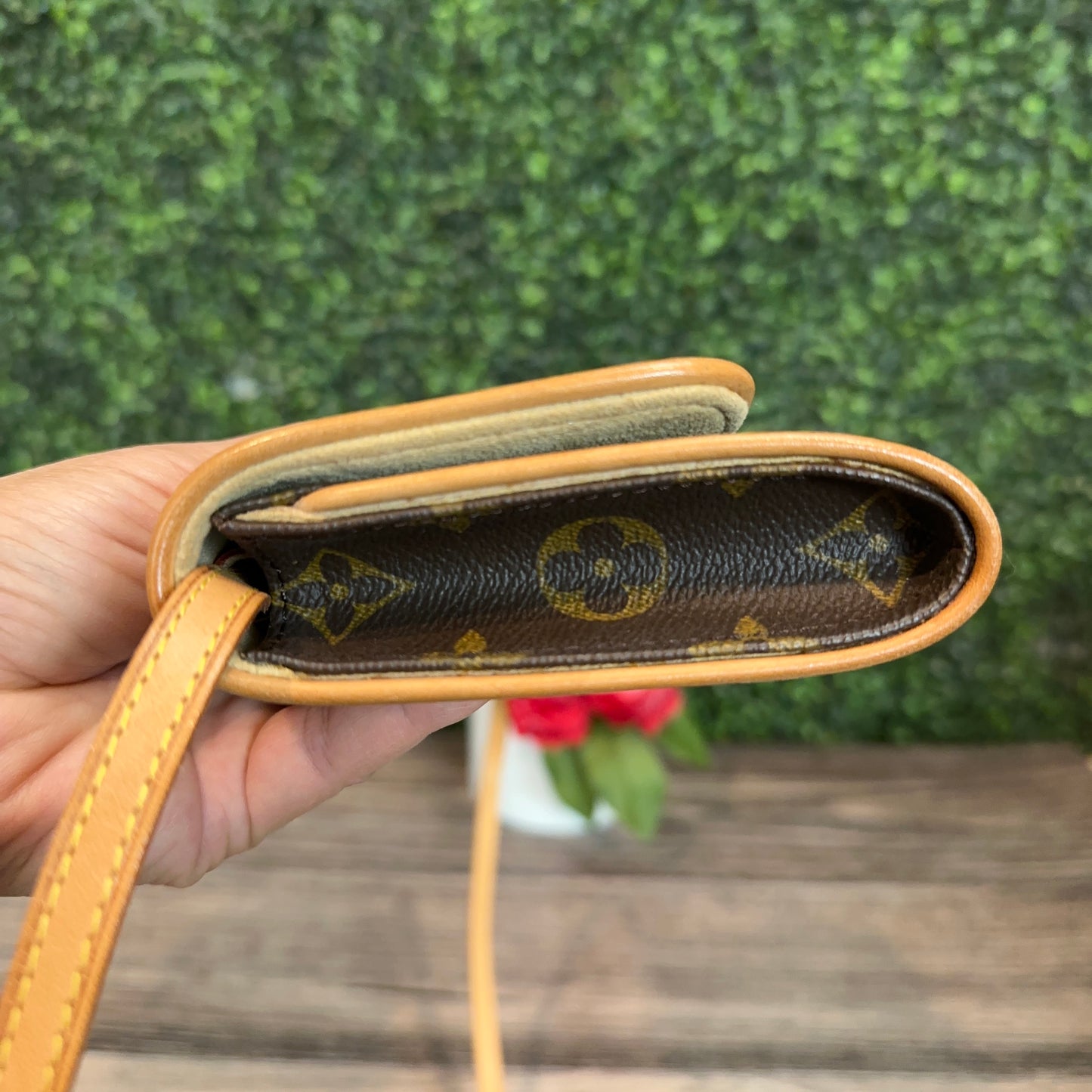 Louis Vuitton Pochette Twin GM