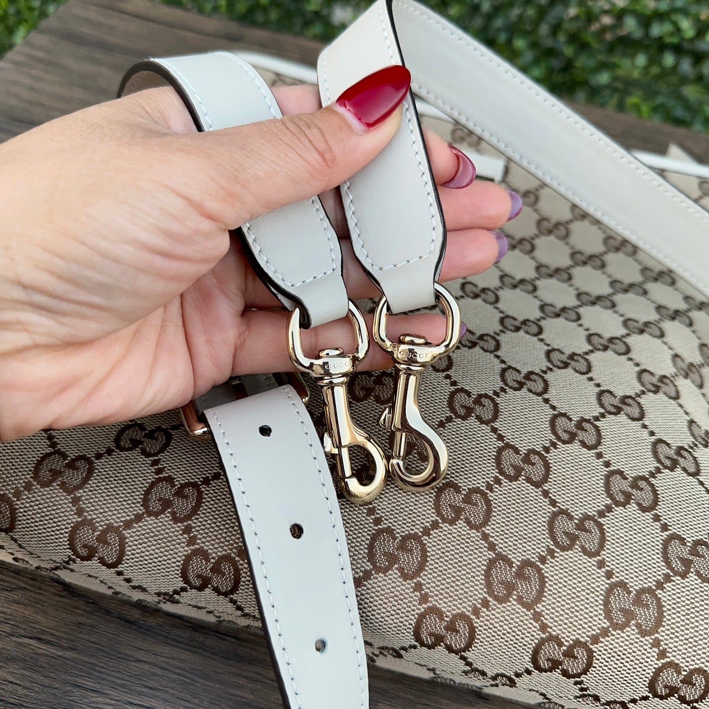 Gucci GG Classic Flat Medium Messenger Bag