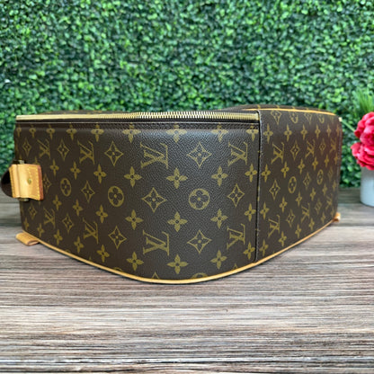 Louis Vuitton Monogram Packall PM