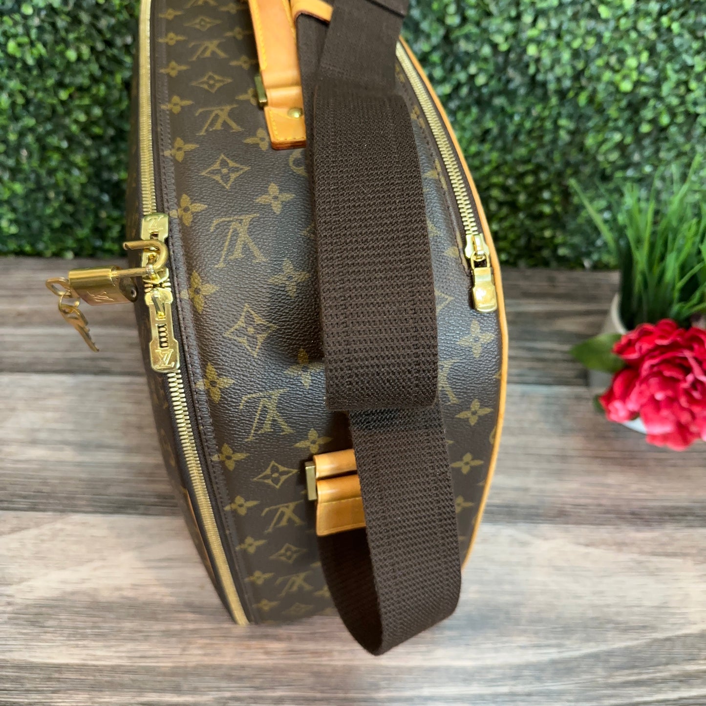 Louis Vuitton Monogram Packall PM