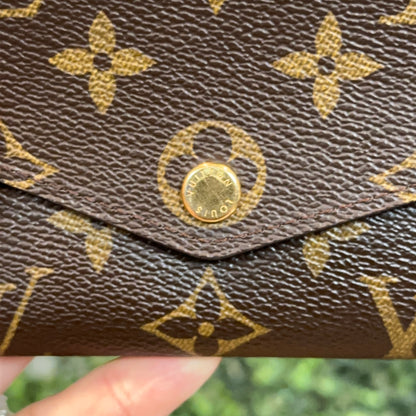 Louis Vuitton Sarah Wallet