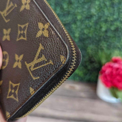 Louis Vuitton Monogram Zippy Wallet