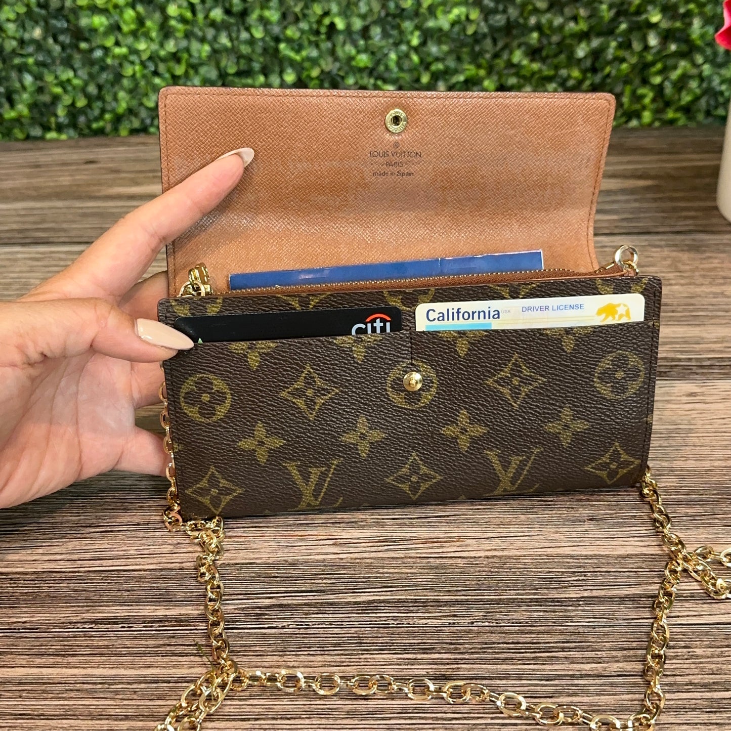 Louis Vuitton Vintage Sarah Wallet On Chain