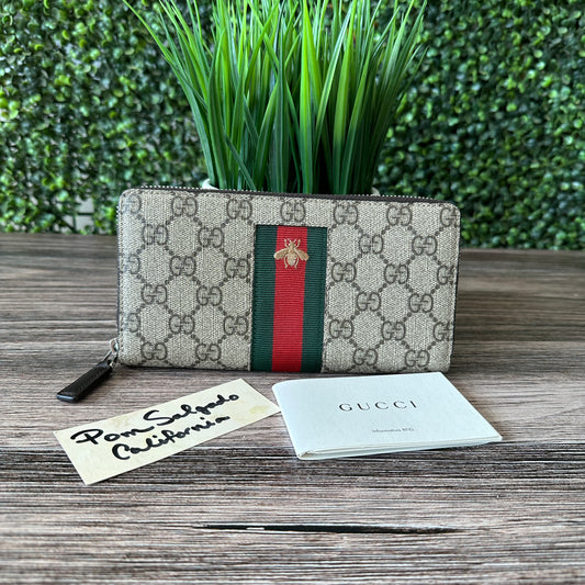 GUCCI Web GG Supreme Bee Zip Wallet