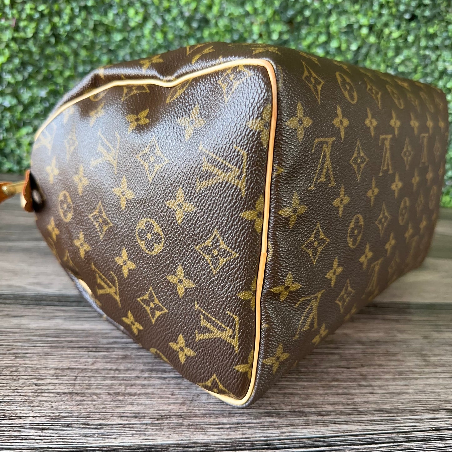 LOUIS VUITTON MONOGRAM CANVAS SPEEDY 30