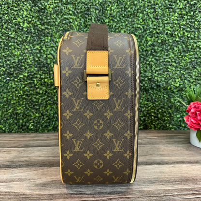 Louis Vuitton Monogram Packall PM