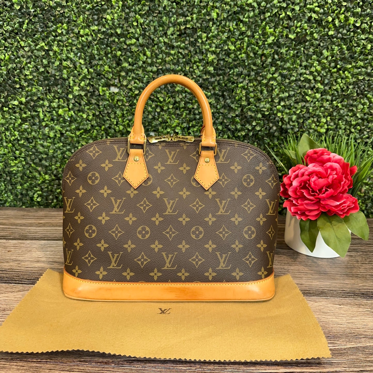 Louis Vuitton Alma PM