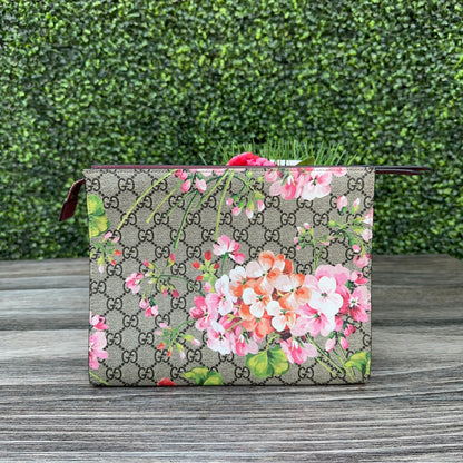 Gucci GG Supreme Blooms Cosmetic Case in Antique Rose