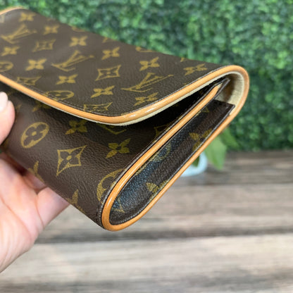 Louis Vuitton Pochette Twin GM