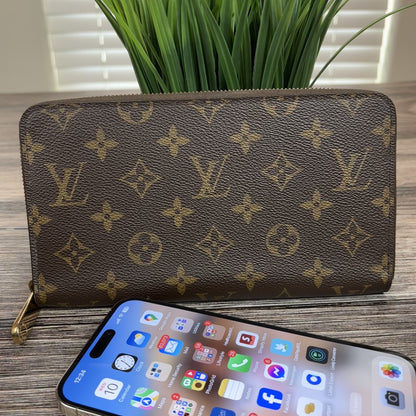 Louis Vuitton New Model XL Zippy Organizer Monogram