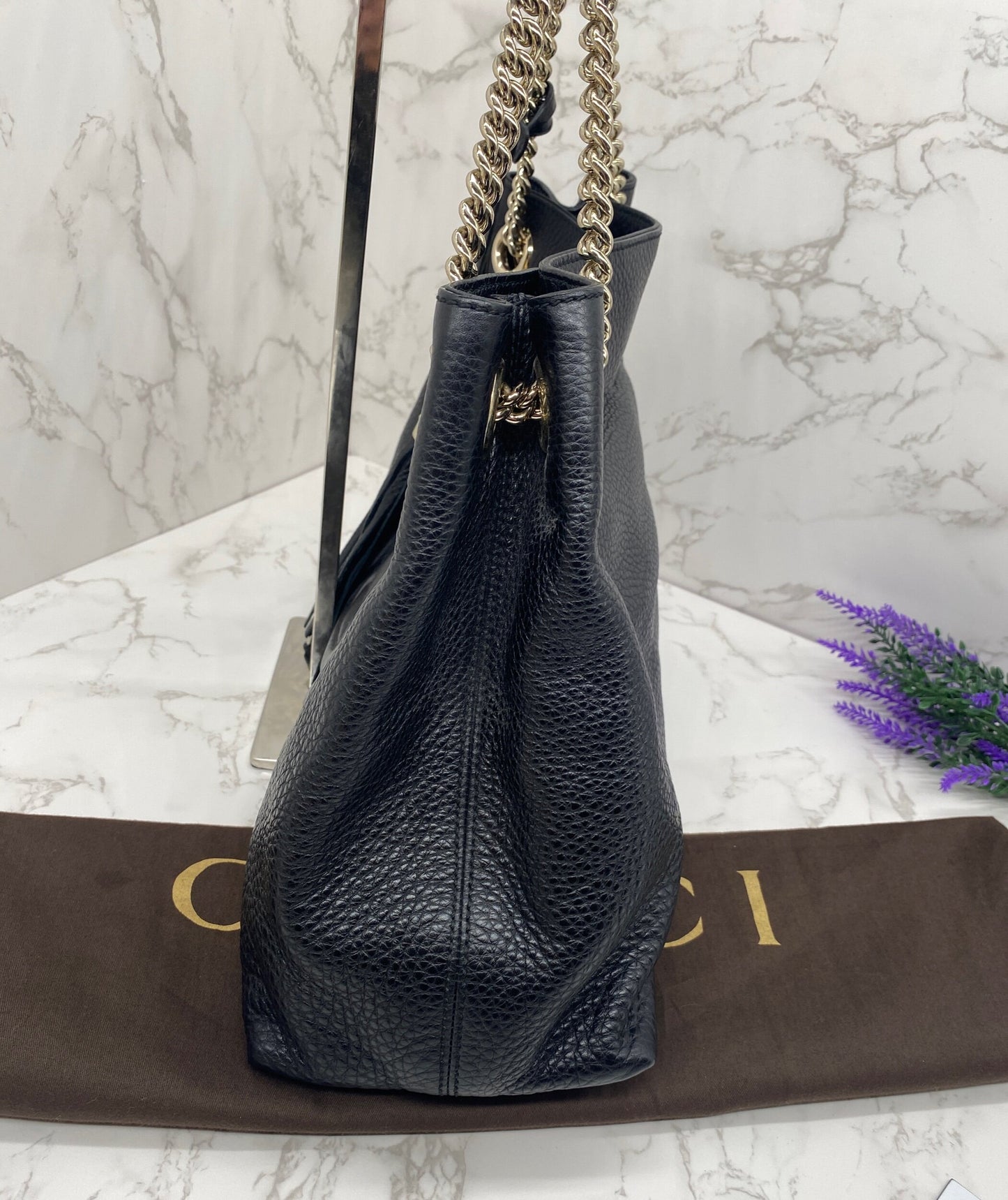 Gucci Medium Soho Double Chain Pebbled Leather in Black