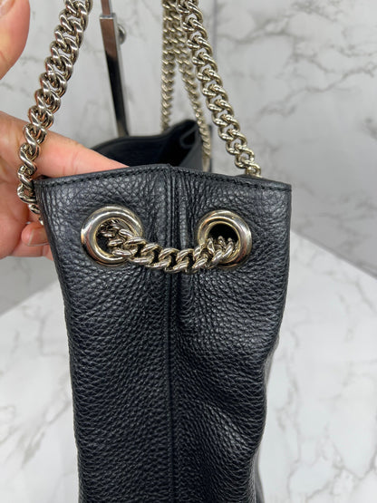 Gucci GG Medium Soho Double Chain Pebbled Leather in Black