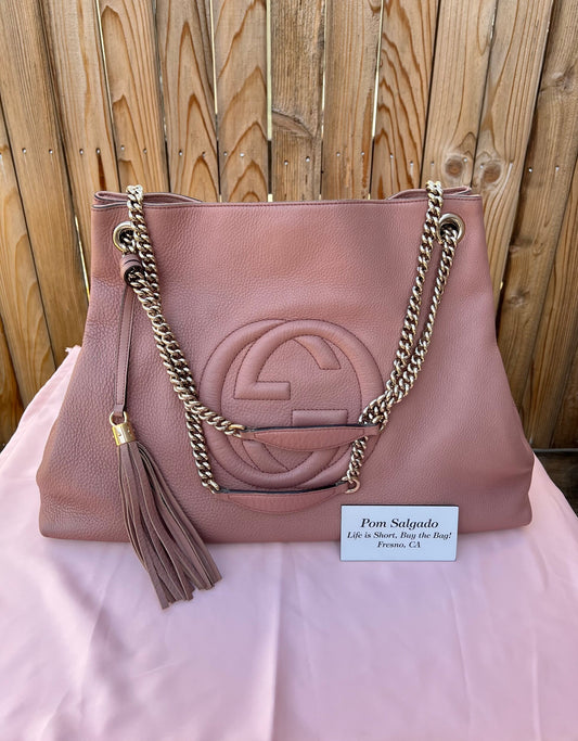 GG Large Beige Pink Pebbled Leather Soho Double Chain Tote Bag