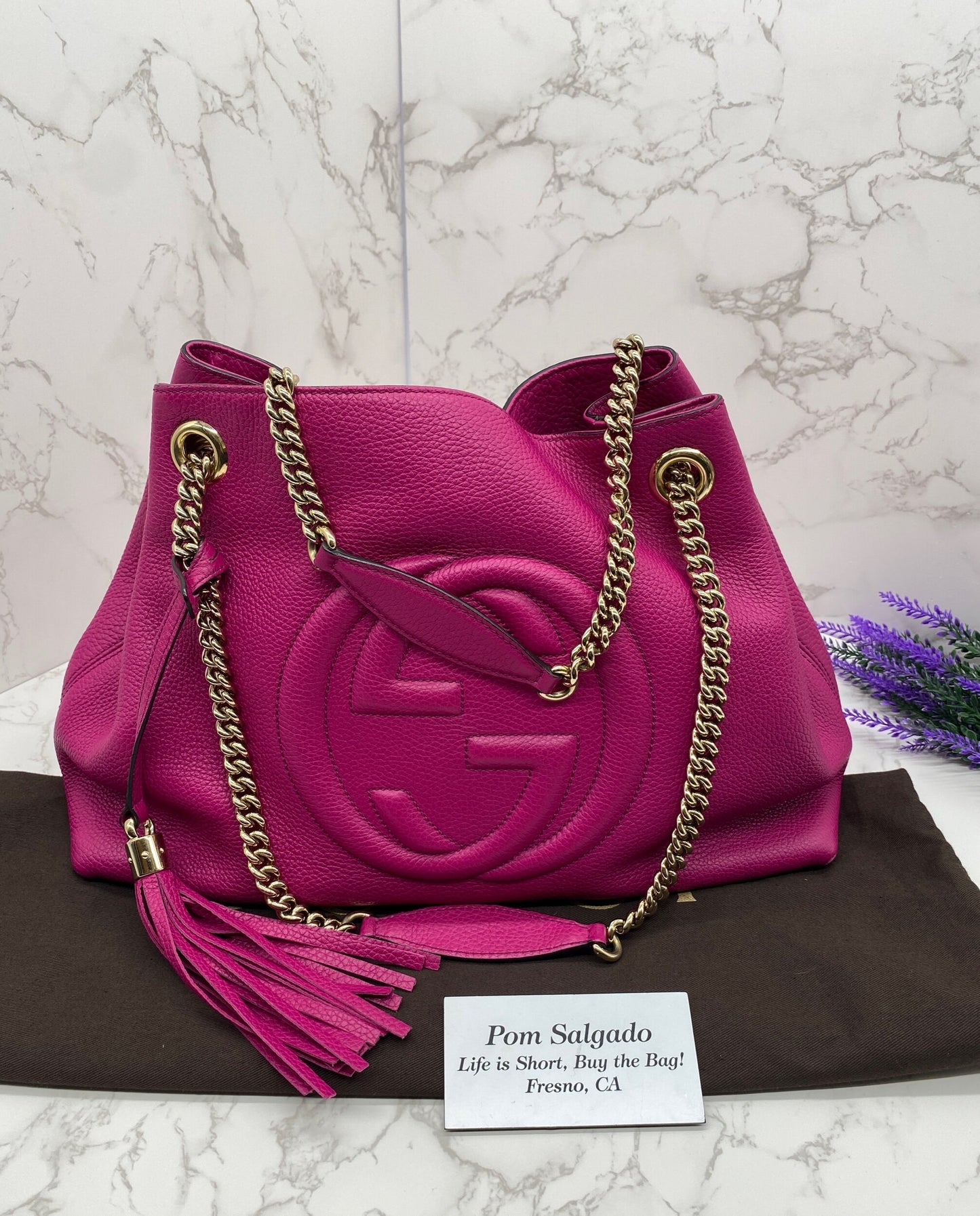 Gucci GG Soho Double Chain Pebbled Leather in Fuchsia Medium