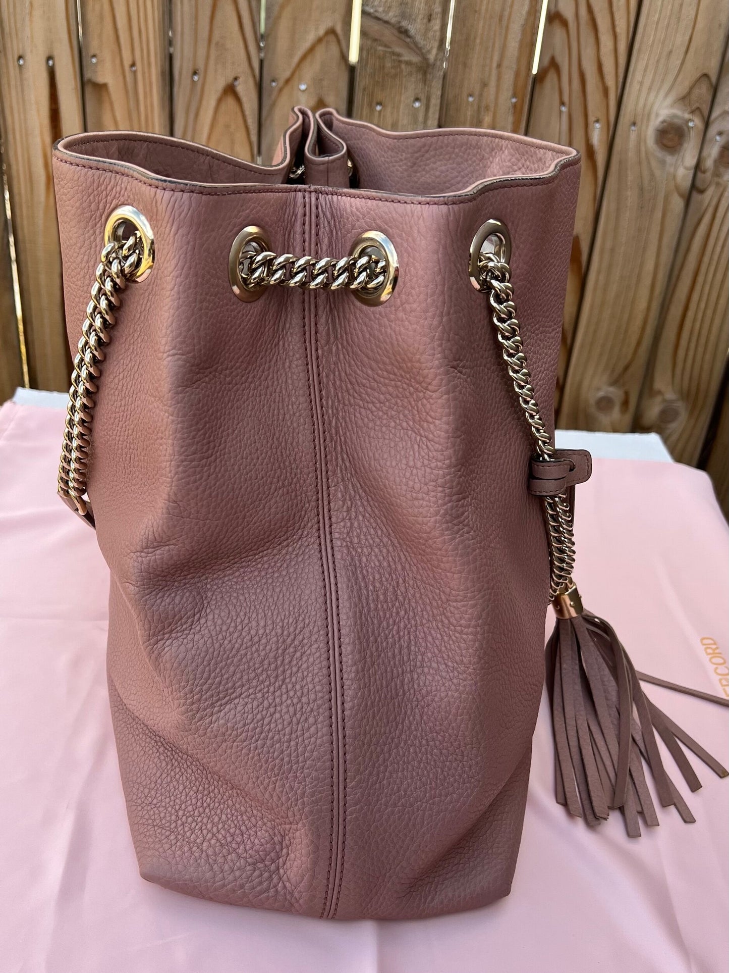 GG Large Beige Pink Pebbled Leather Soho Double Chain Tote Bag