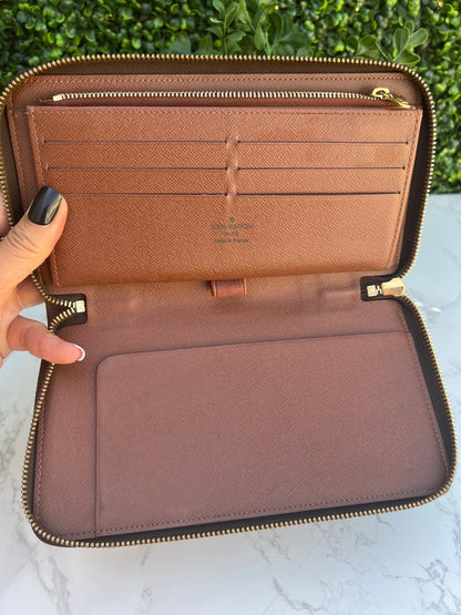 Monogram Organizer Zippy Wallet