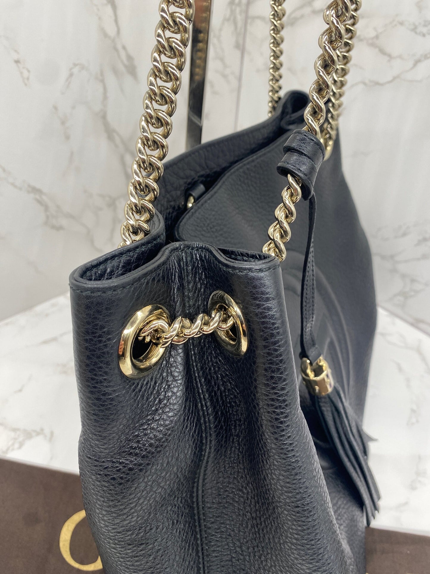 Gucci Medium Soho Double Chain Pebbled Leather in Black