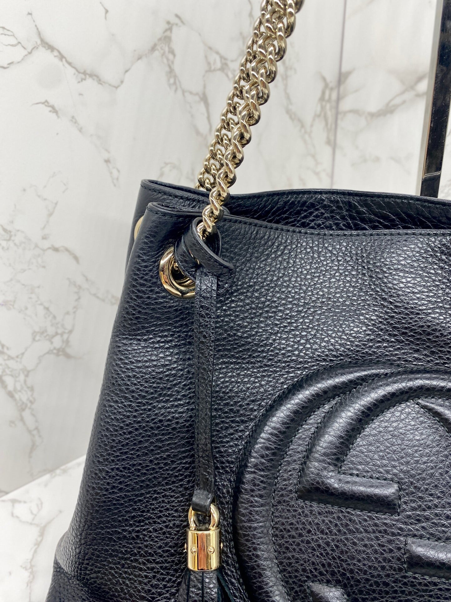 Gucci Medium Soho Double Chain Pebbled Leather in Black