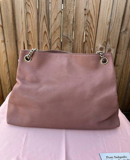 GG Large Beige Pink Pebbled Leather Soho Double Chain Tote Bag