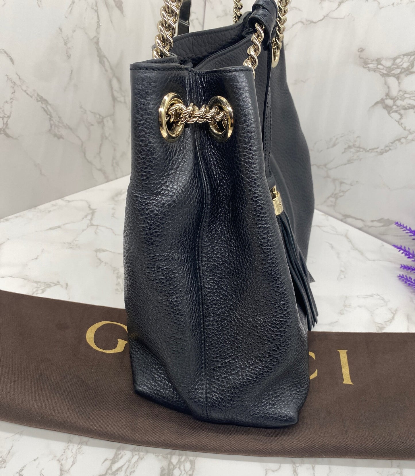 Gucci Medium Soho Double Chain Pebbled Leather in Black