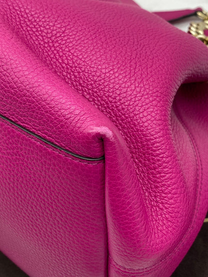 Gucci GG Soho Double Chain Pebbled Leather in Fuchsia Medium