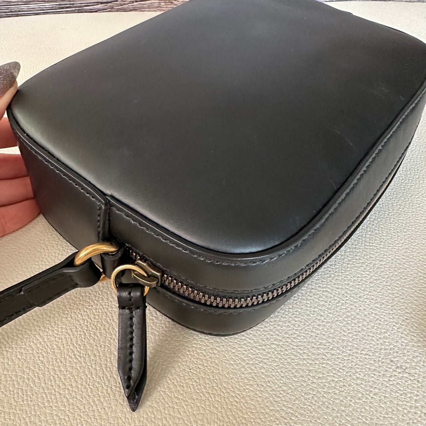 GG Webby Bee Black Leather Crossbody Bag